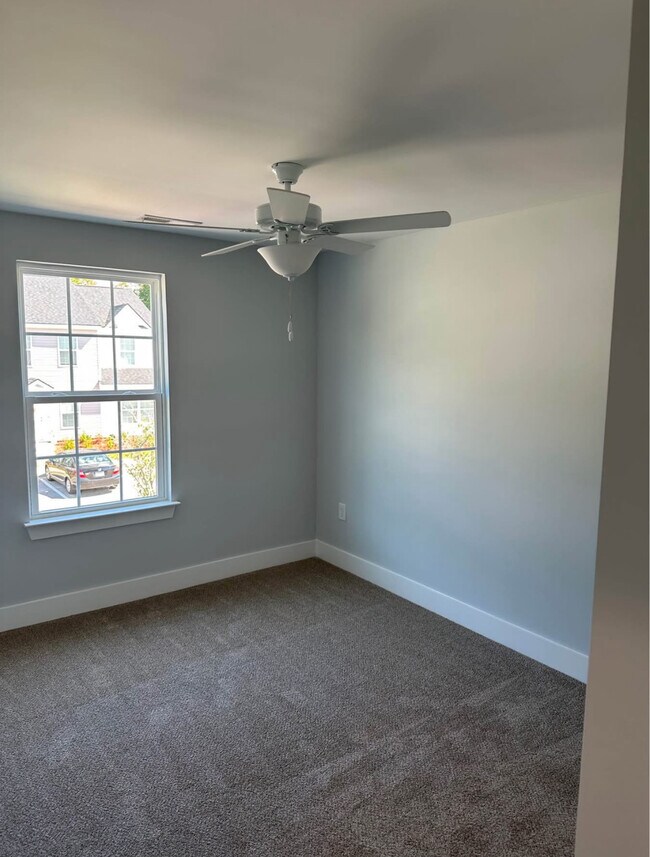 Building Photo - 2600 Mercer Dr