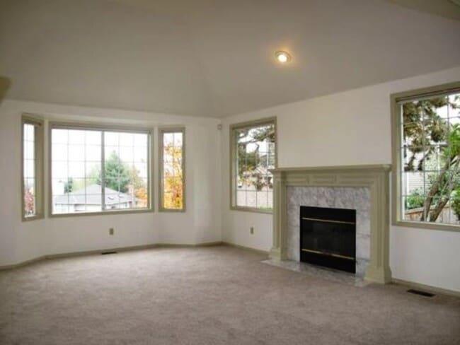 Building Photo - 7916 119th Ct SE