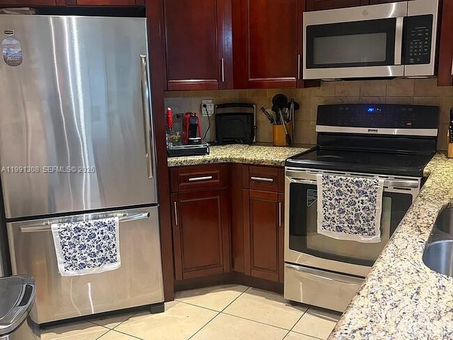 Building Photo - 9715 Fontainebleau Blvd