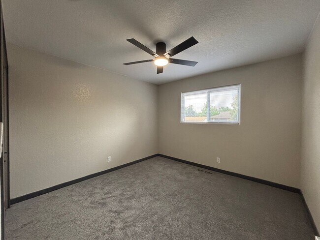 Building Photo - 4 Bed, 3 Bath Home Available Now!  MileSto...