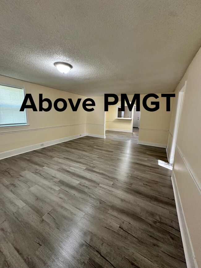 Building Photo - 3 bed, 2 bath remodeled home