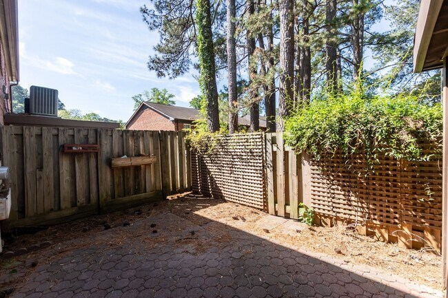 Building Photo - Fully Renovated 2BR Townhome-Style Condo – Available Now!