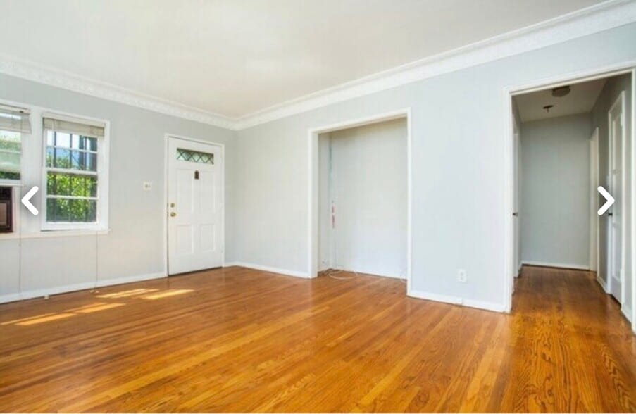 Building Photo - 11285 Camarillo St