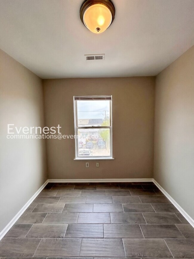 Building Photo - 800 Catherine St