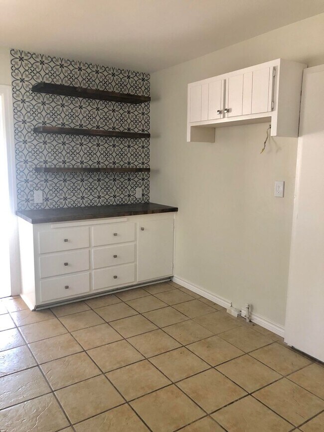 Building Photo - Pre leasing now for August 10th move in!
