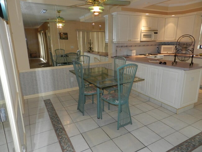 Building Photo - 9403 S Ocean Dr