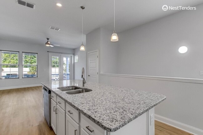 Building Photo - Amelia Island Coastal Charmer!