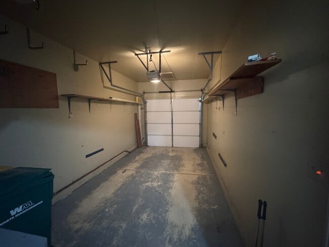 Building Photo - 2515 Live Oak Ln