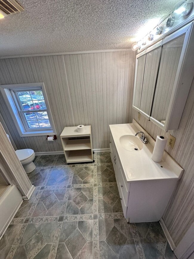 Building Photo - NEW RENTAL LISTING - NO HUD NO SECTION 8