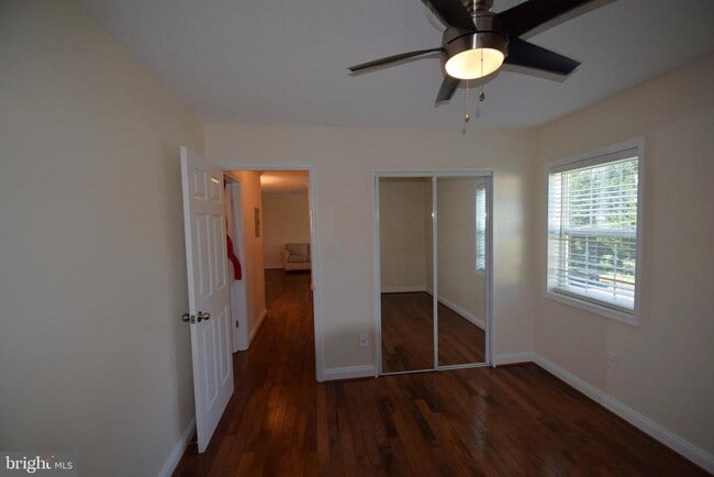 Building Photo - 2241 Farrington Ave