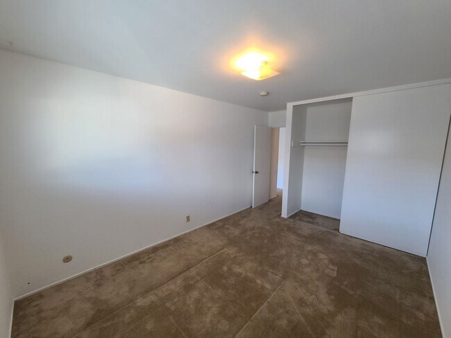 Building Photo - Your New San Leandro Home Awaits: 3-Bed, 1...
