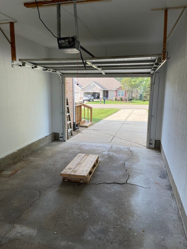 Building Photo - 1380 Beechnut Dr