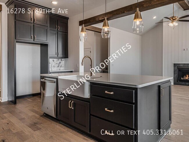 Building Photo - 16278 S 89th E Ave