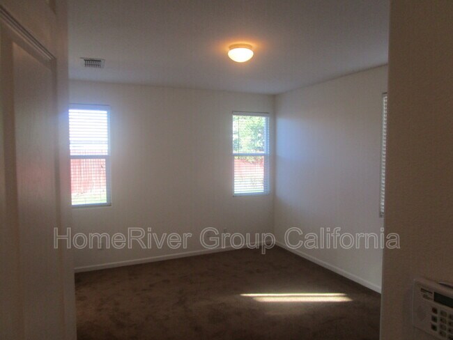 Building Photo - 1825 Acari Ave