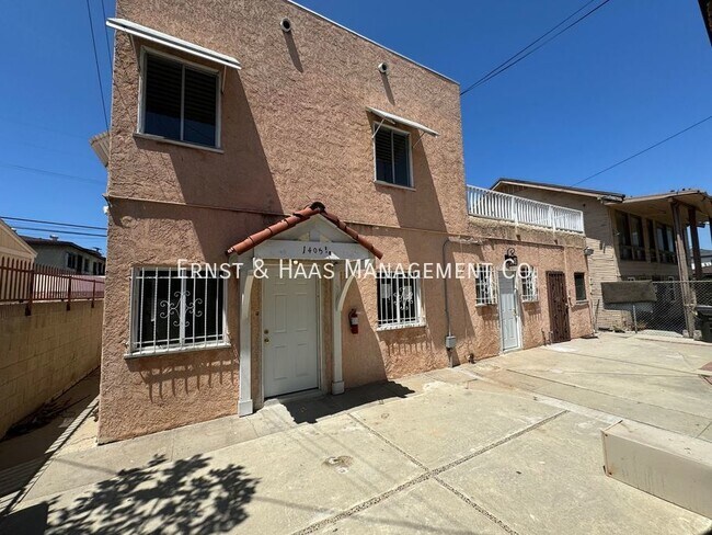 Primary Photo - 1405 1/2 Olive Ave.-