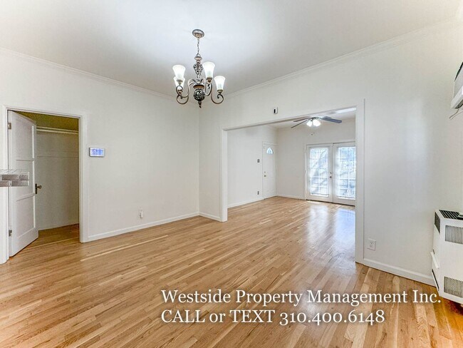 Building Photo - 1435 N Las Palmas Ave