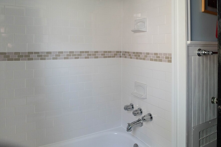 First Floor Full Bathroom - 417 E Government Ave