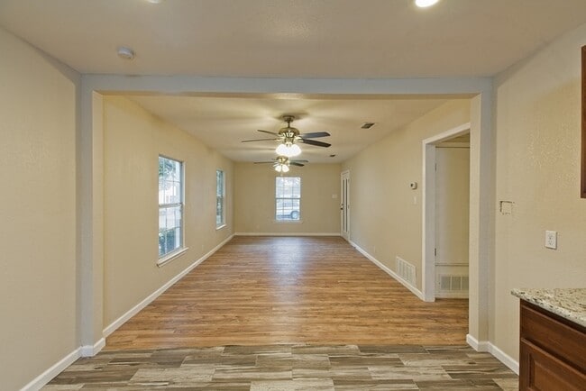Building Photo - 1613 M Pl