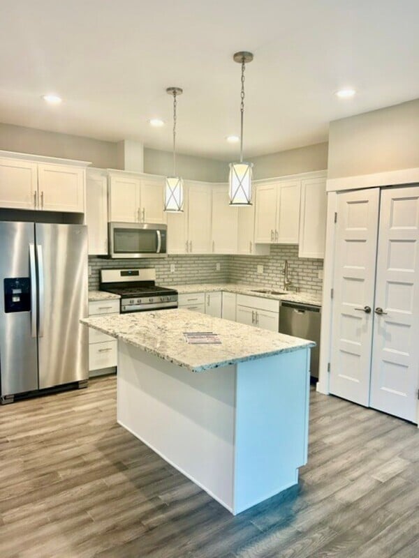 Building Photo - 5683 Sunstone Pl