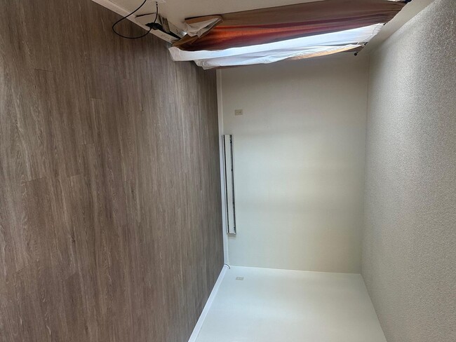 Building Photo - Clear Acre Condo