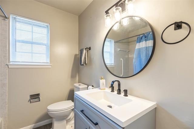 Building Photo - 857 Chaucer Dr