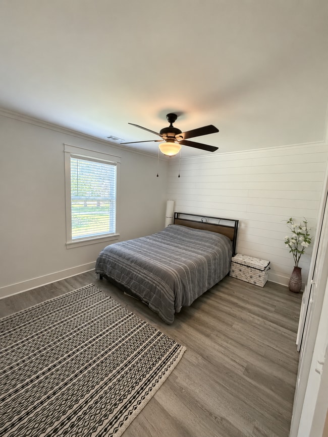 Building Photo - "Charming 3-Bed Waterfront Retreat with Scenic Views & Granite Countertops on Saint Helena Island"