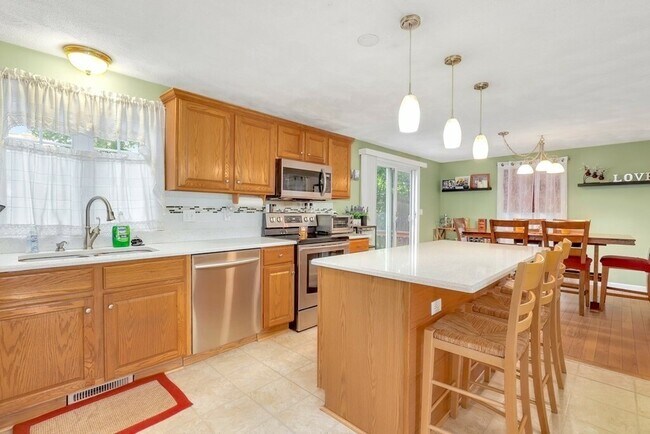 Building Photo - 63 Sturgis St