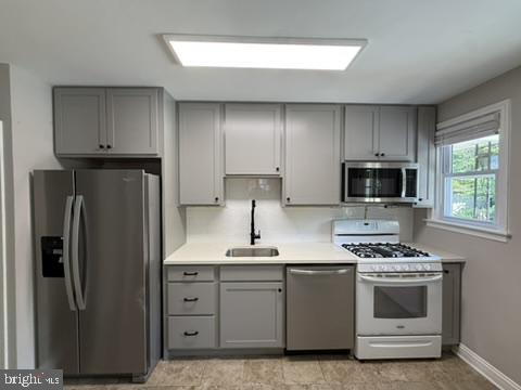 Building Photo - 5413 Pembroke Ave