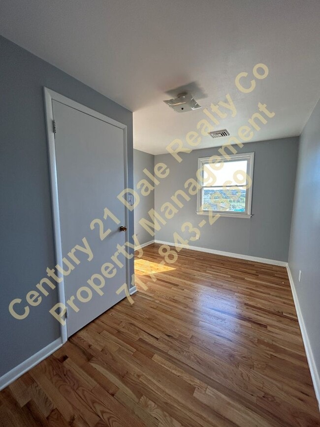 Building Photo - Meade Street 215-217