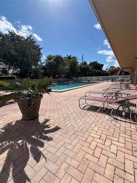 Building Photo - 1805 Sans Souci Blvd