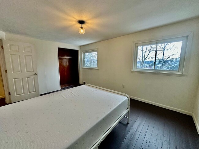 Building Photo - 3016 Mary St