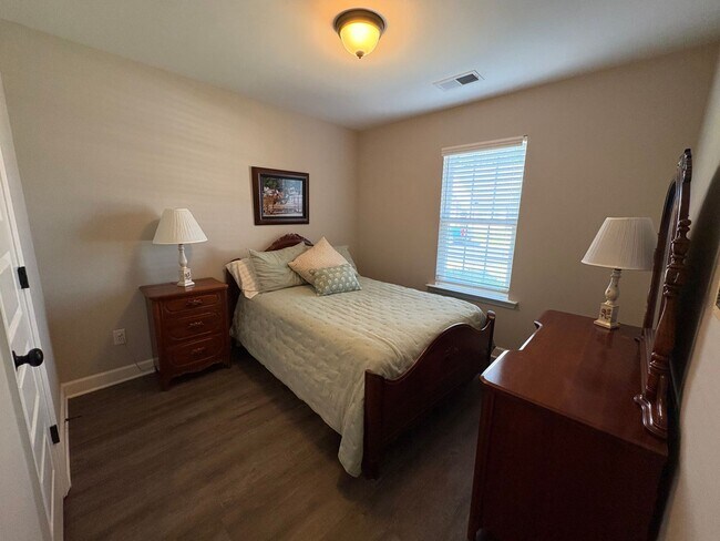 Building Photo - 3384 Shandy Rd