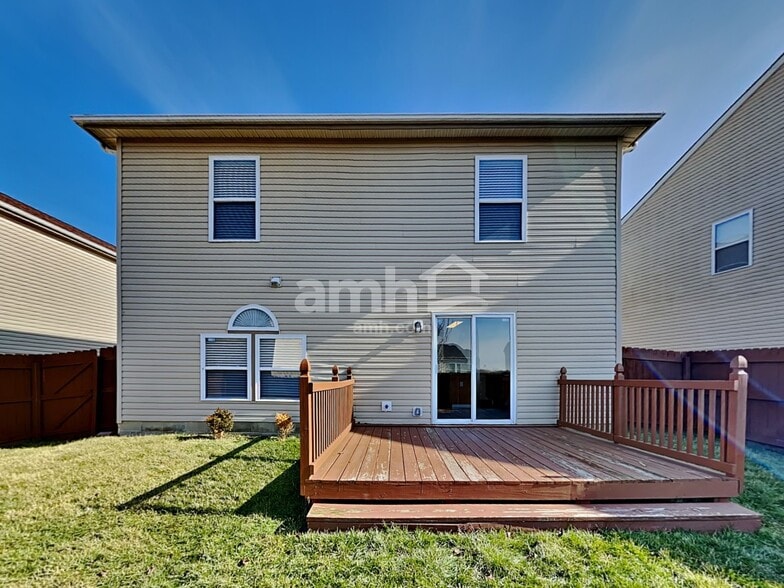 Building Photo - 8803 Greylag Loop