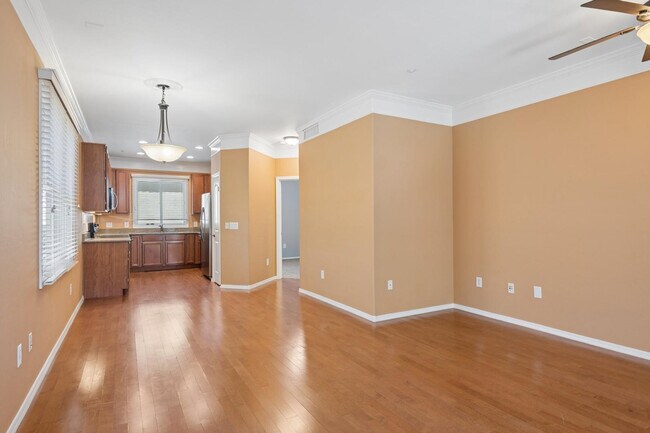 Building Photo - 1319 S Sabino Dr