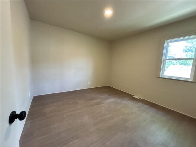 Building Photo - 1317 Plum St