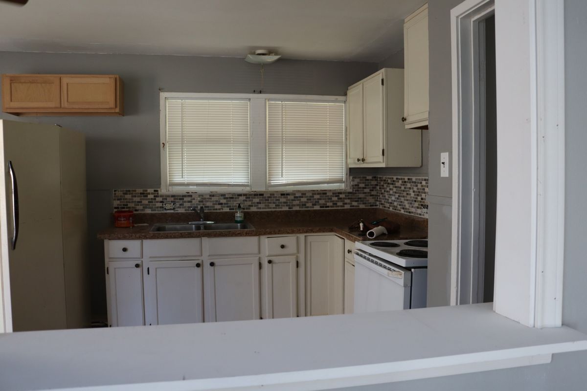 Building Photo - 203 Brooks Ave