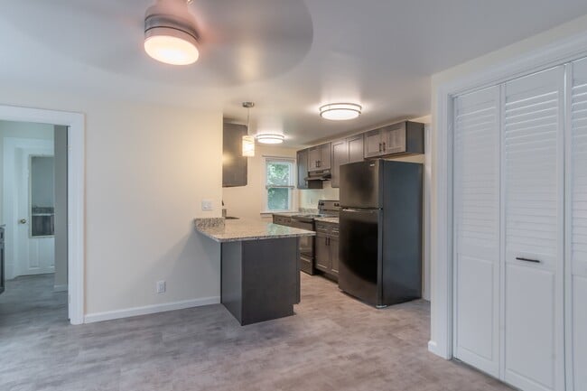 Building Photo - 179 Chestnut St