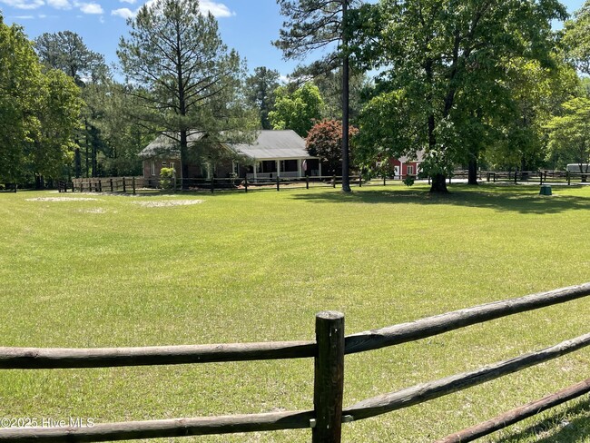 Building Photo - 358 Yadkin Run Ln