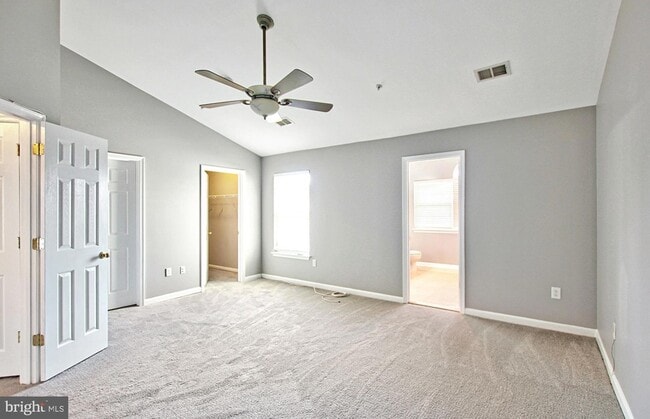 Building Photo - 9902 Woodview Dr