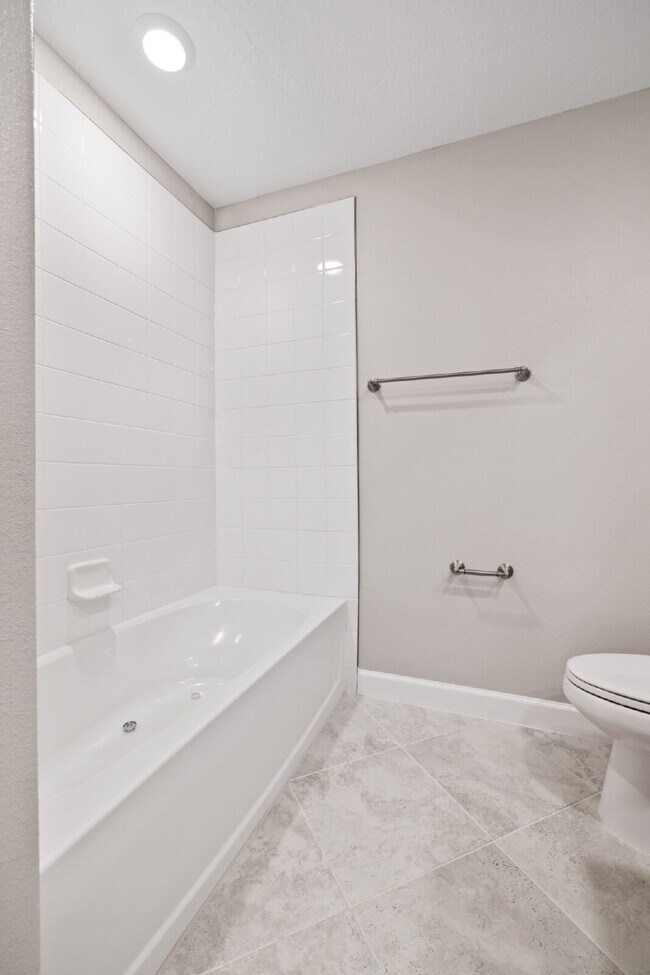 Building Photo - "Spacious 4-Bedroom Lutz Home gated commun...
