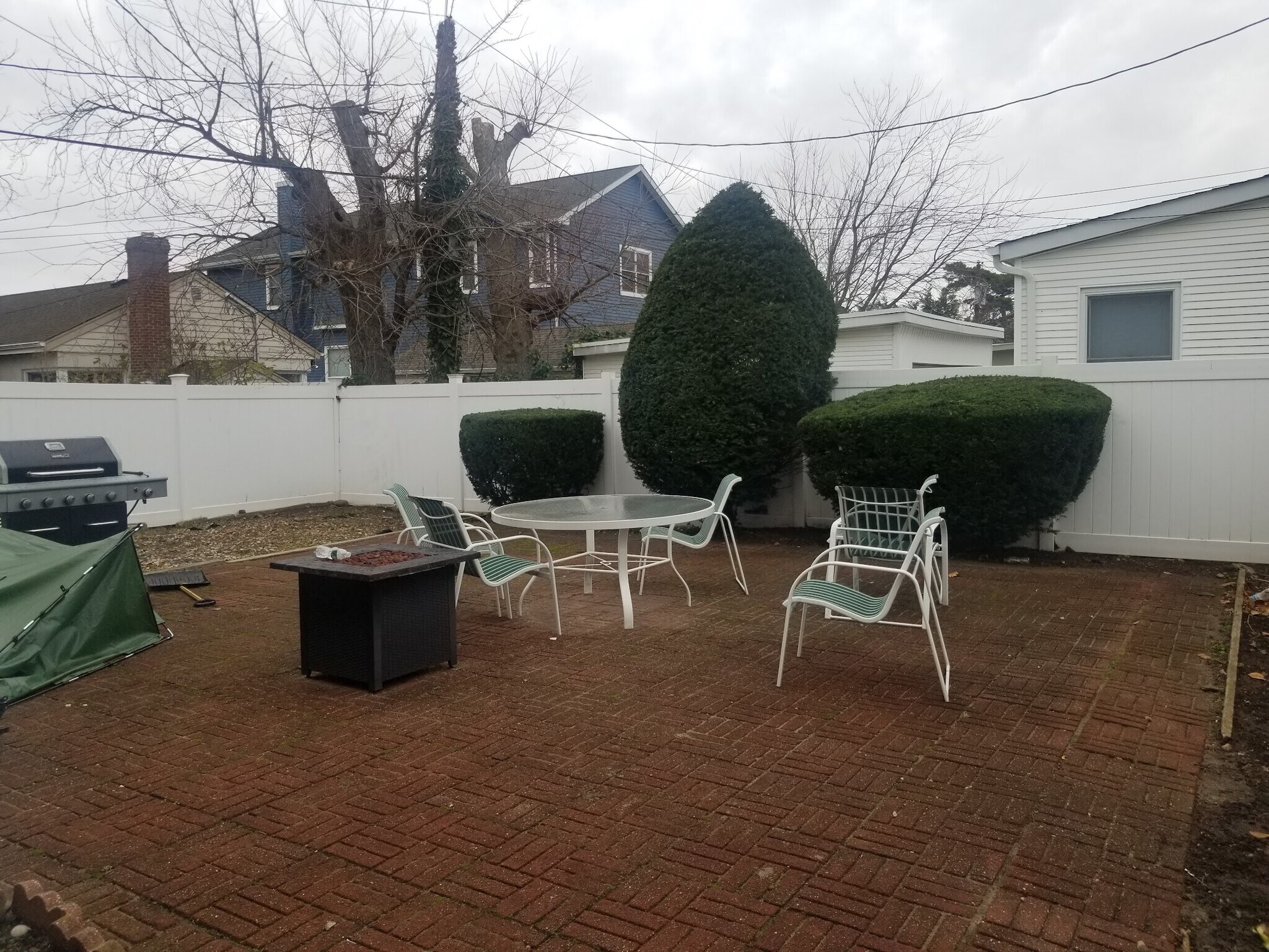 Private Backyard - 456 Lincoln Blvd