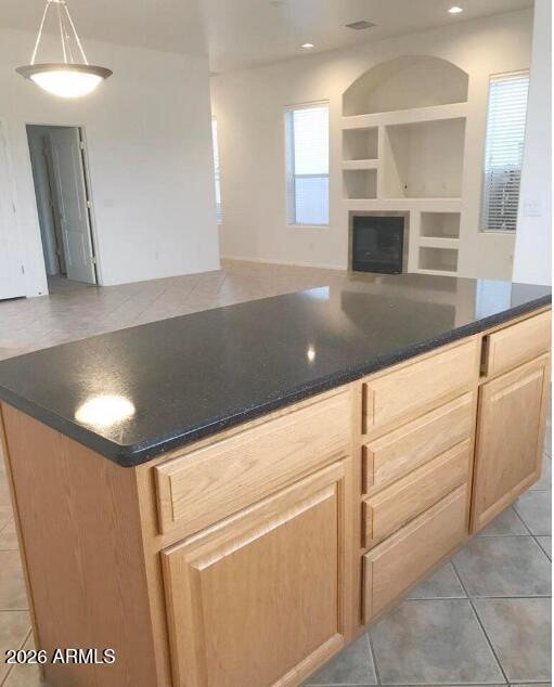 Building Photo - 890 S Golf View Dr