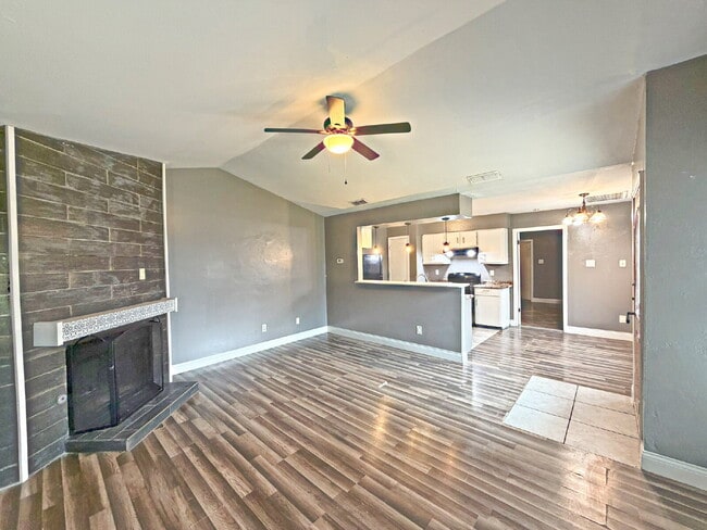 Building Photo - 14431 Woods Hole Dr