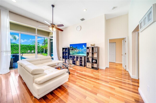 Building Photo - 1241 S 13th Ave