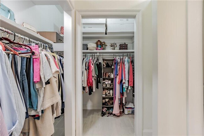 Building Photo - 2127 Ryegate Ct