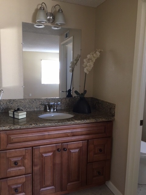 Mas_Bath_Ent - 836 Pillar Point Way