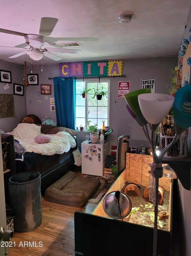 Building Photo - 2702 E Juniper Ave