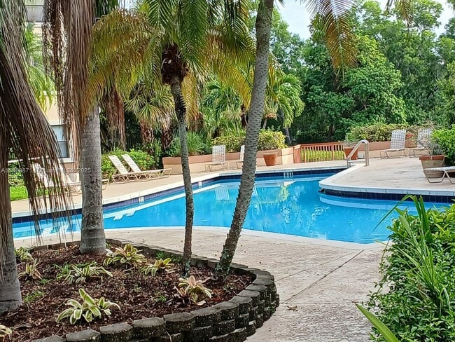 Building Photo - 9999 Summerbreeze Dr
