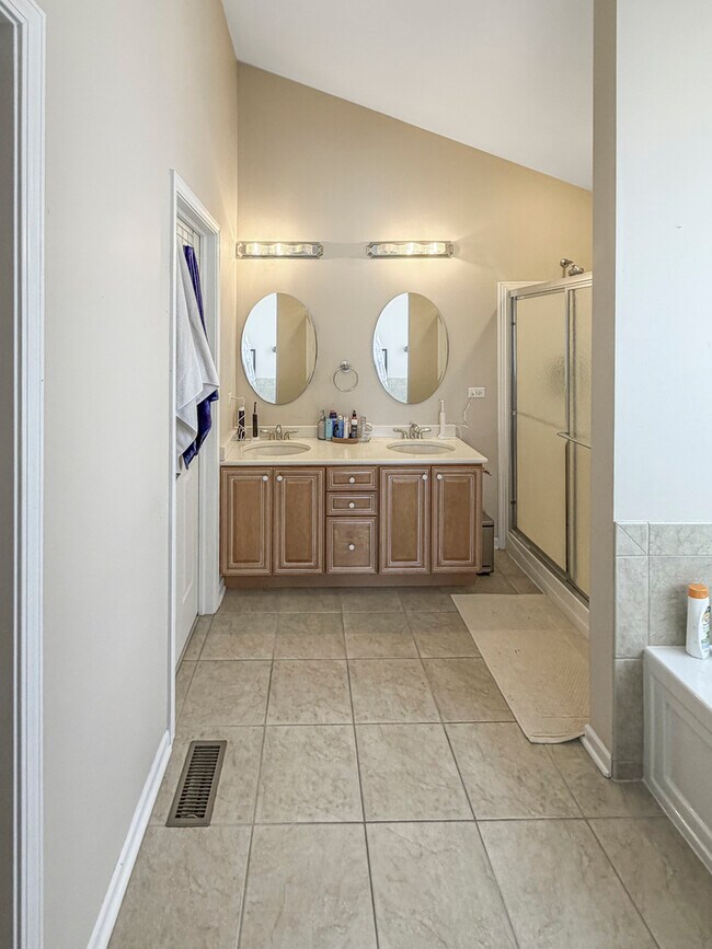 Building Photo - 1387 Prescott Dr