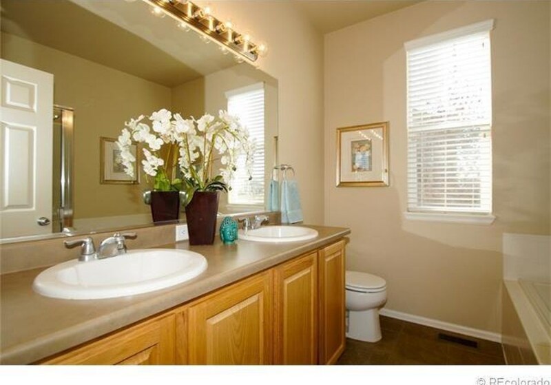 Building Photo - 3645 Desert Ridge Cir